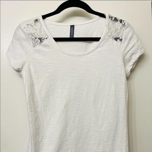 White t-shirt with floral lace design